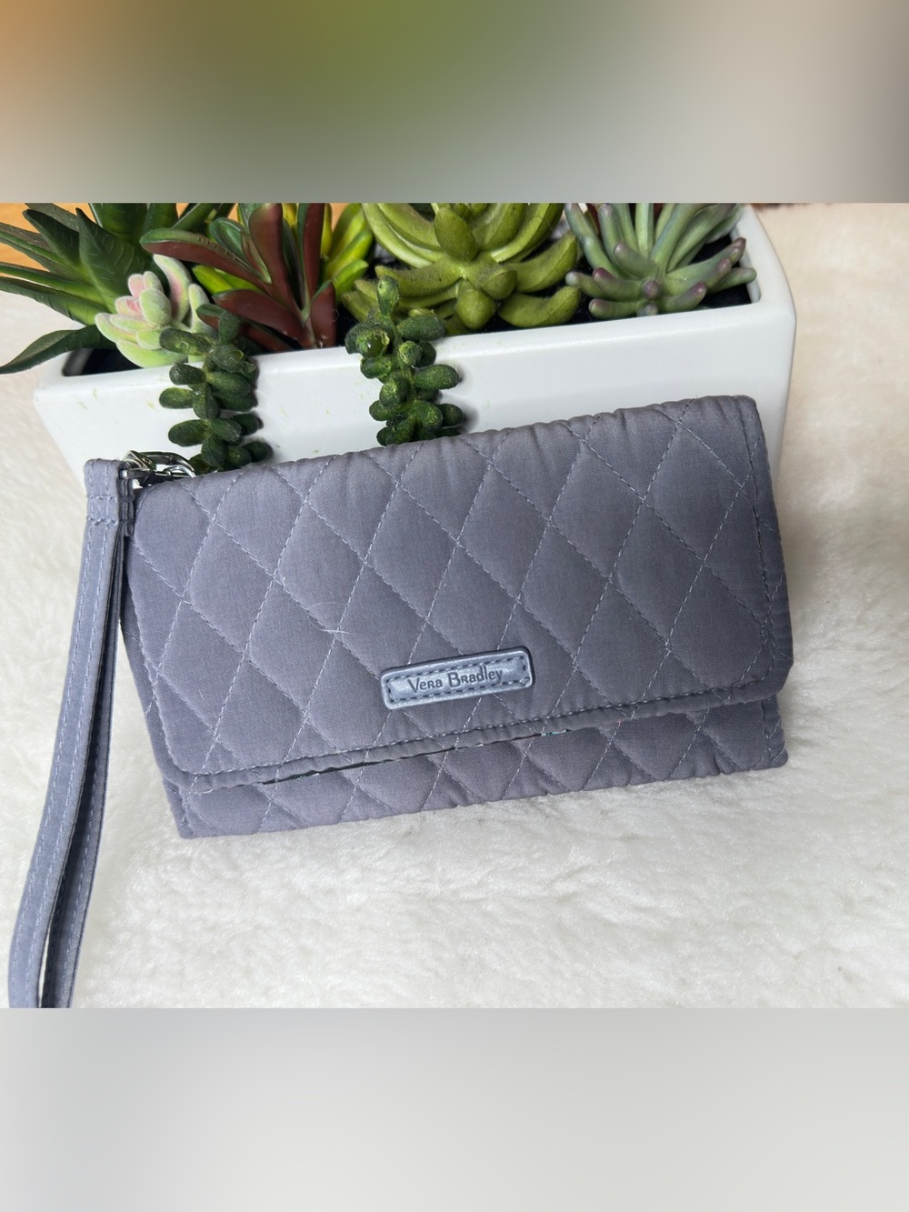 Vera Bradley RFID Smartphone Wristlet Wallet in quilted microfiber. Carbon Gray